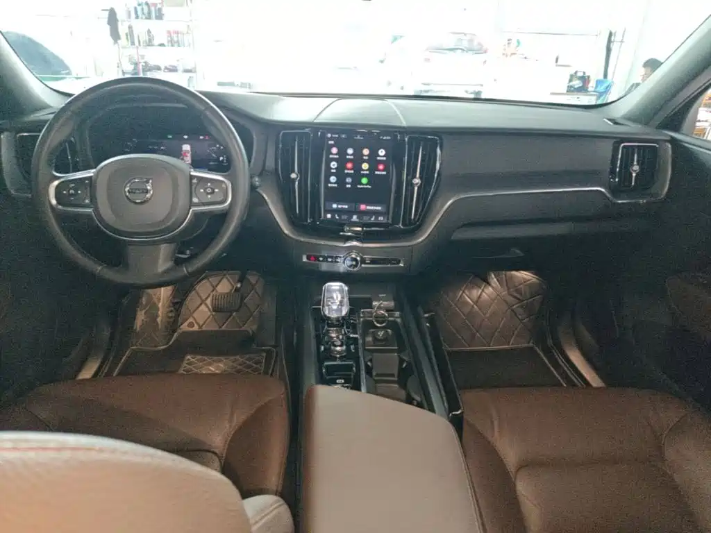 Volvo XC60 — миниатюра 10