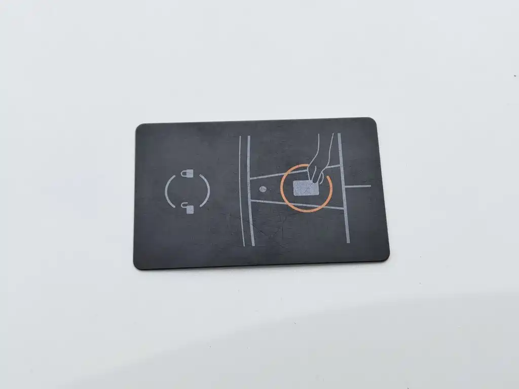 Tesla Model Y — миниатюра 19