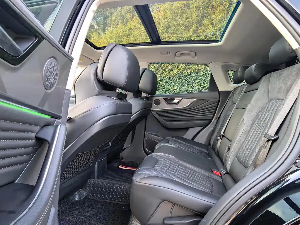 Hongqi HS5 2023 2.0T Pro