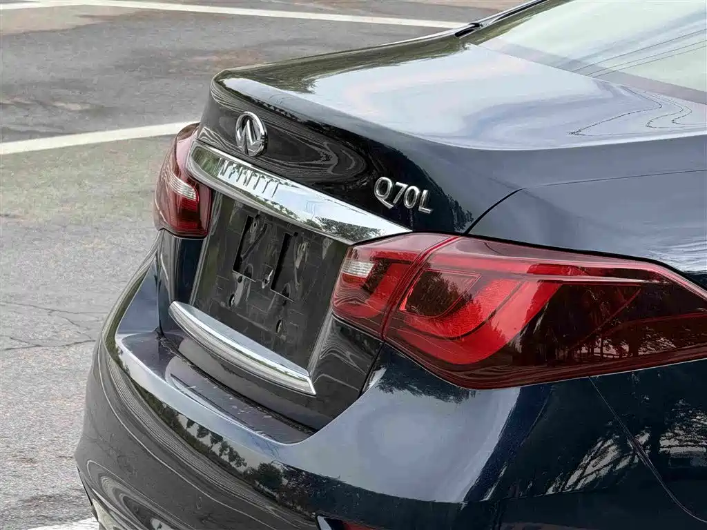 Infiniti Q70 — миниатюра 2