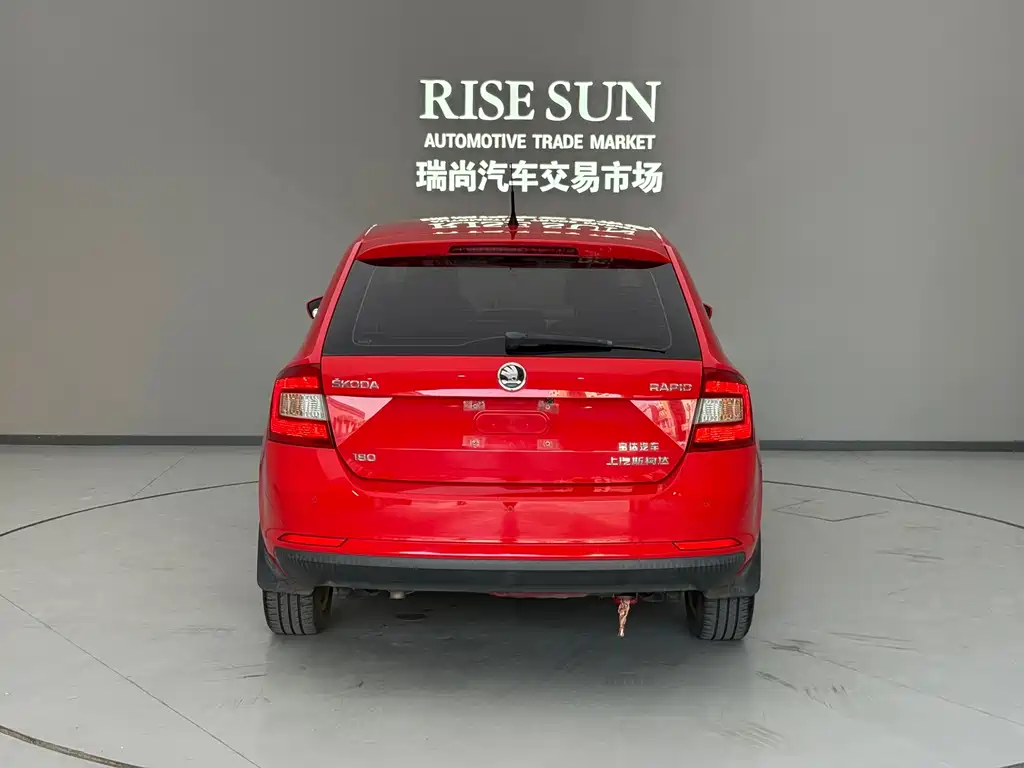 Skoda Rapid Spaceback — миниатюра 4