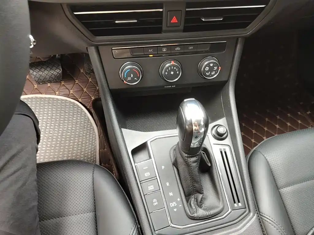 Volkswagen Lavida — миниатюра 14