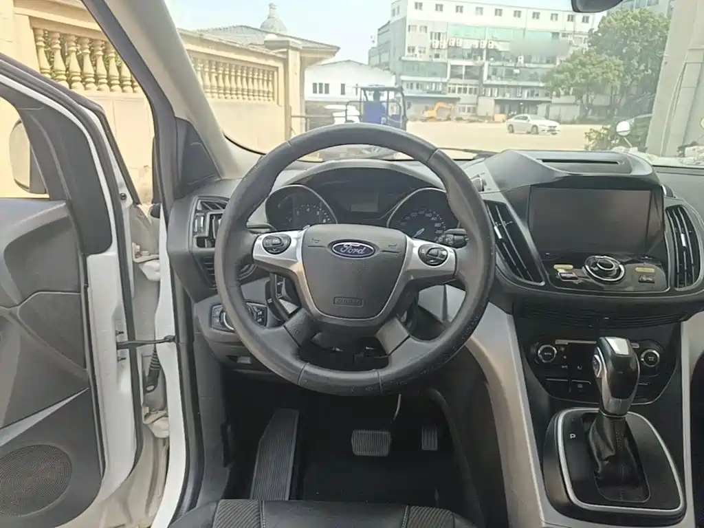 Ford Kuga — миниатюра 11