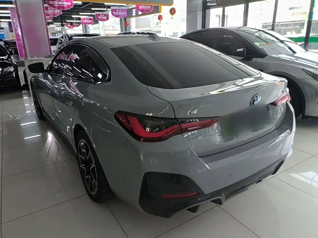 BMW i4 — миниатюра 5
