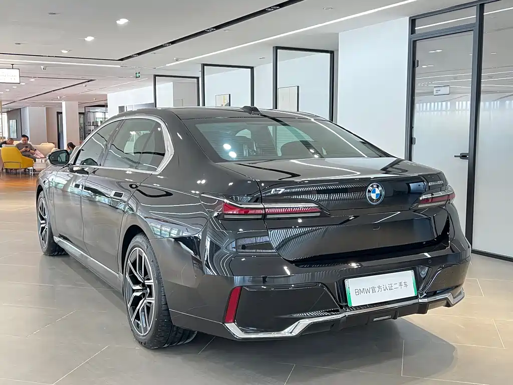 BMW i7 — миниатюра 17