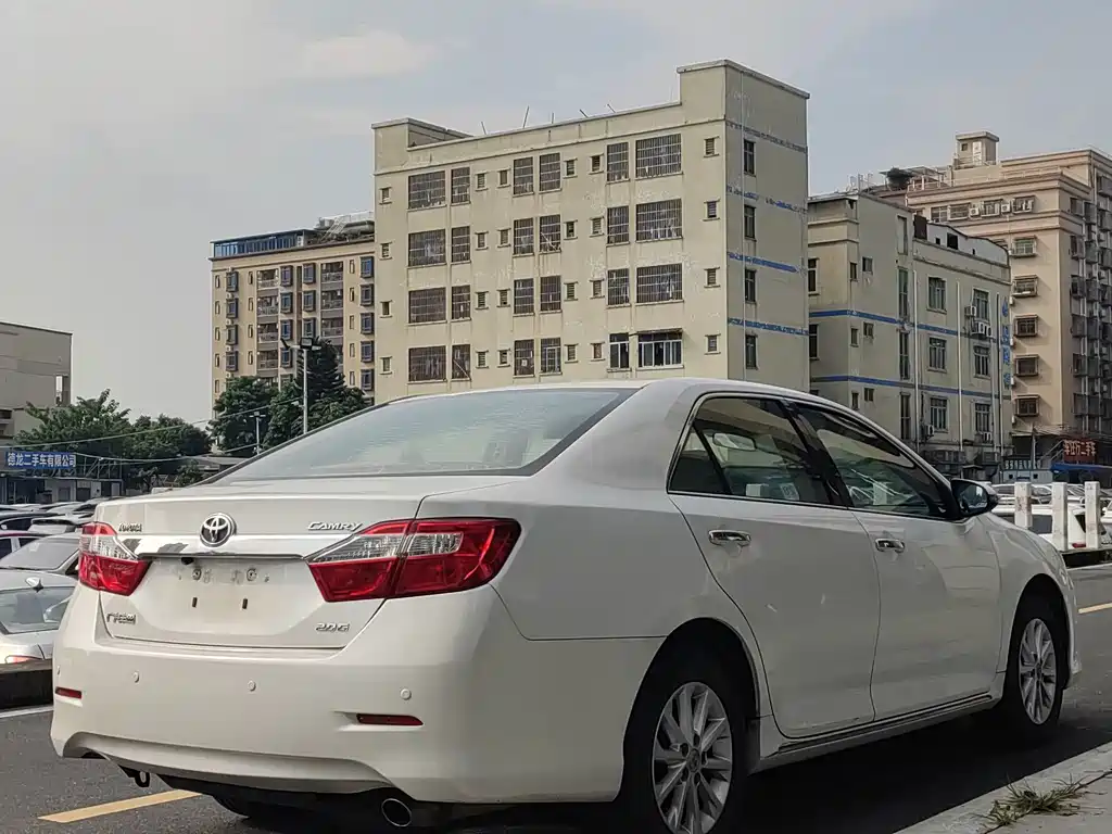 Toyota Camry — миниатюра 6