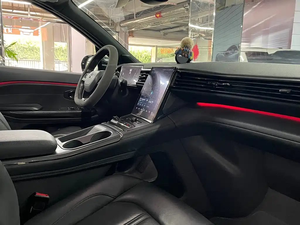 NIO ES6 — миниатюра 9