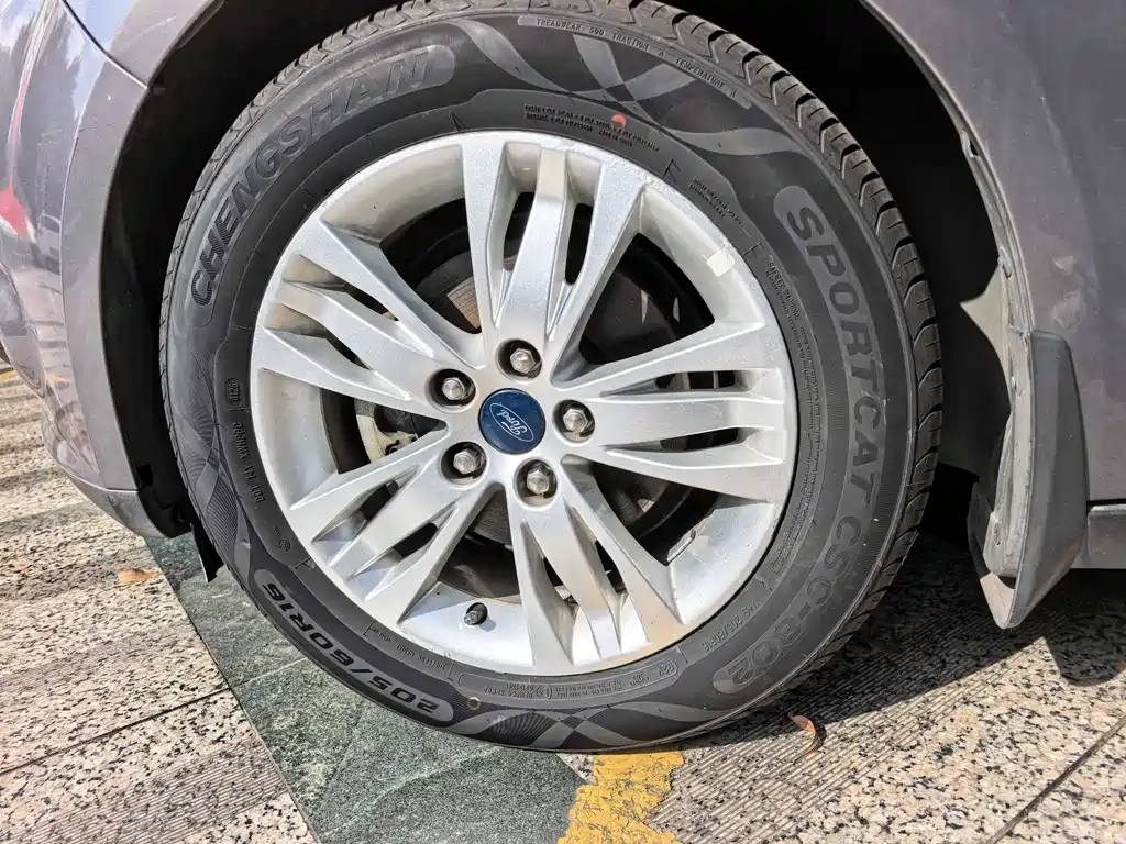 Ford Focus — миниатюра 7