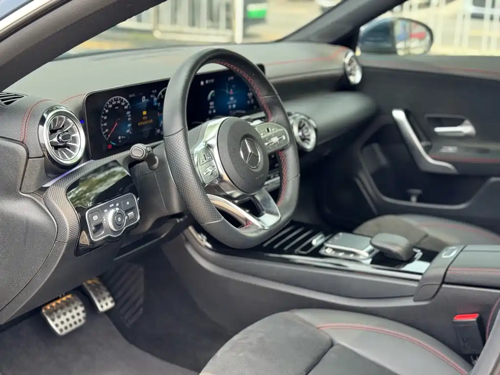 Mercedes-Benz CLA (Import) — миниатюра 8