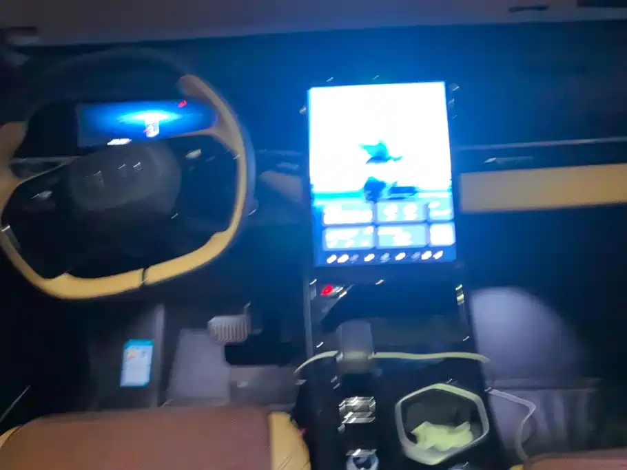 Geely Boyue L — миниатюра 12