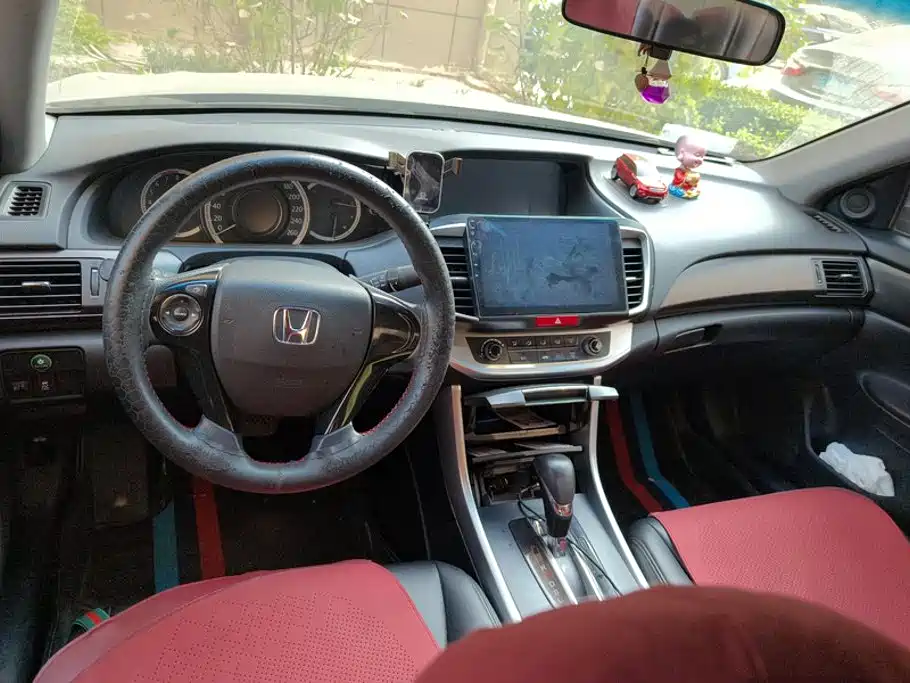 Honda Accord — миниатюра 12
