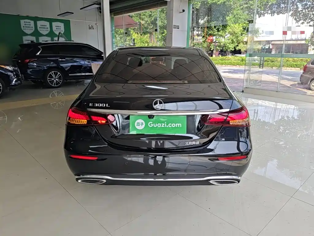 Mercedes-Benz E-Class — миниатюра 6