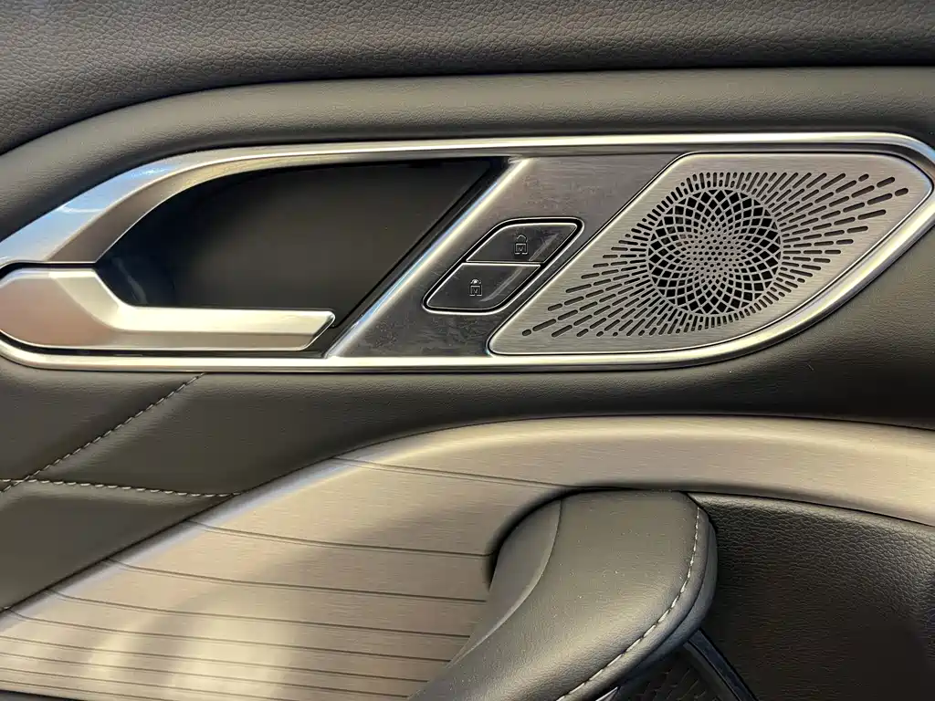 Hongqi Hongqi HS7 PHEV — миниатюра 10