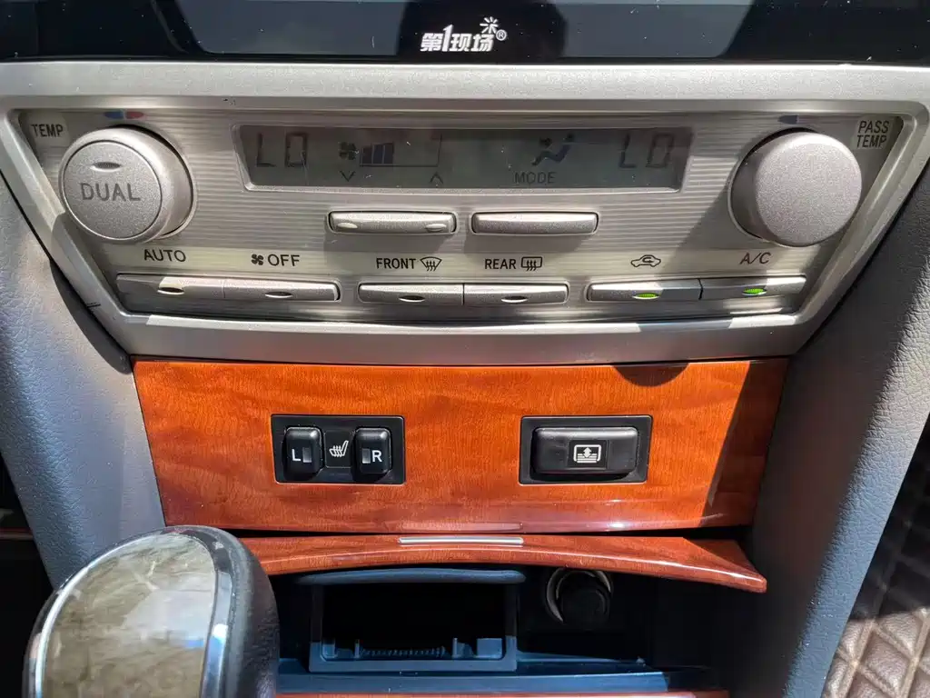 Toyota Camry — миниатюра 20