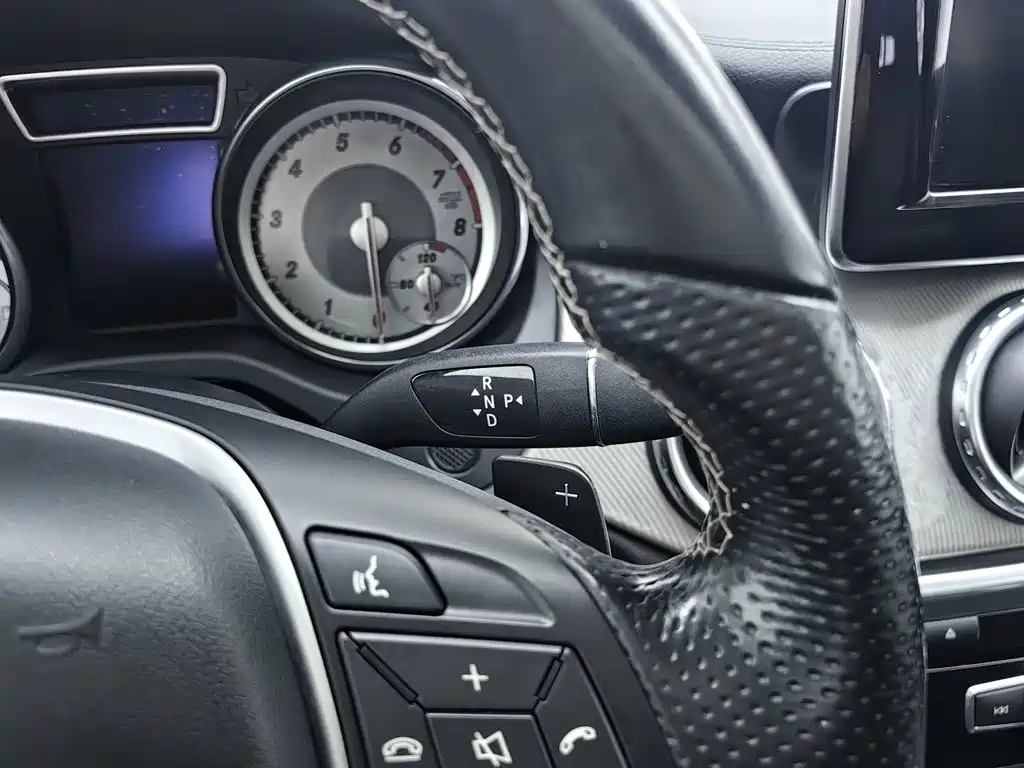 Mercedes-Benz GLA — миниатюра 13