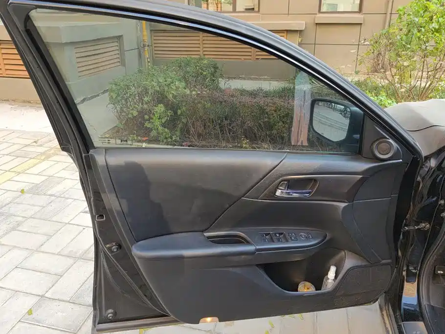 Honda Accord — миниатюра 7