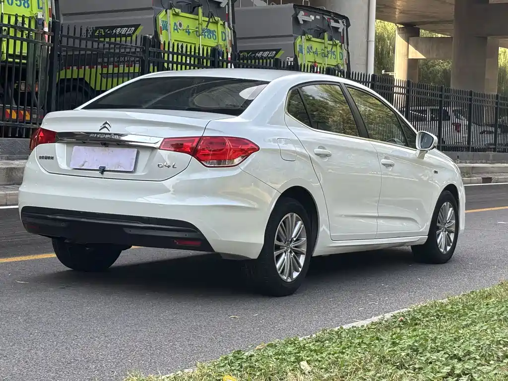 Citroen C4L — миниатюра 6