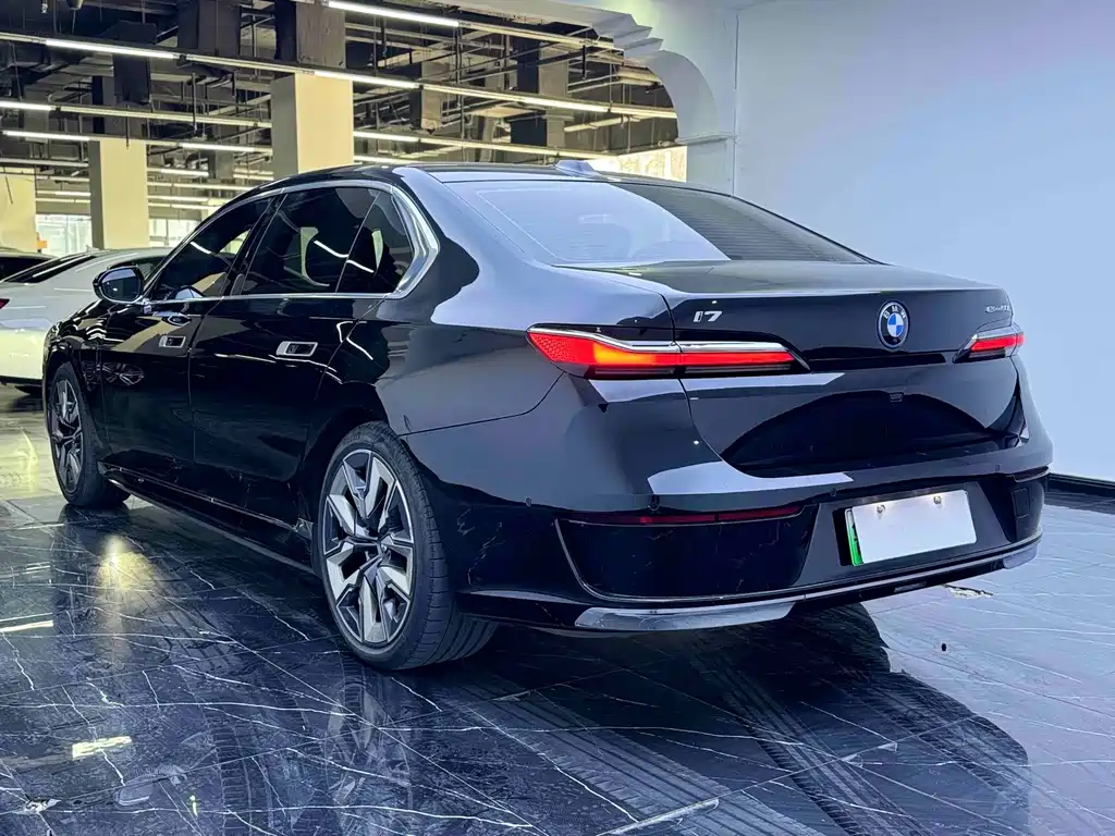 BMW i7 — миниатюра 21