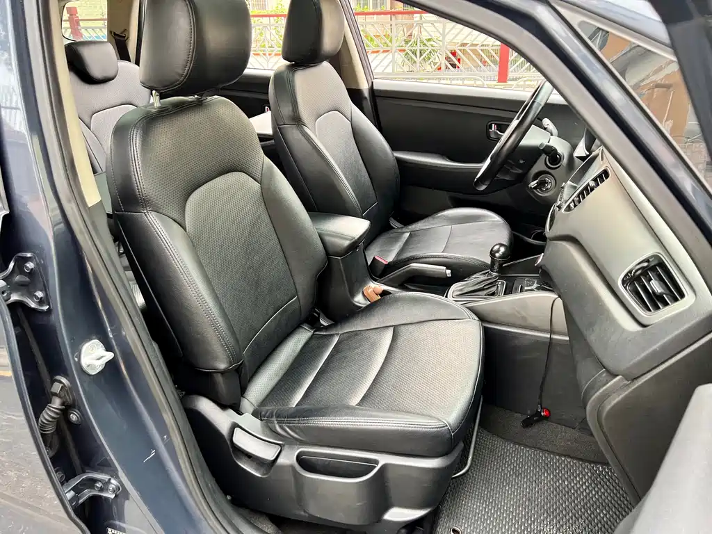 Kia Carens — миниатюра 12