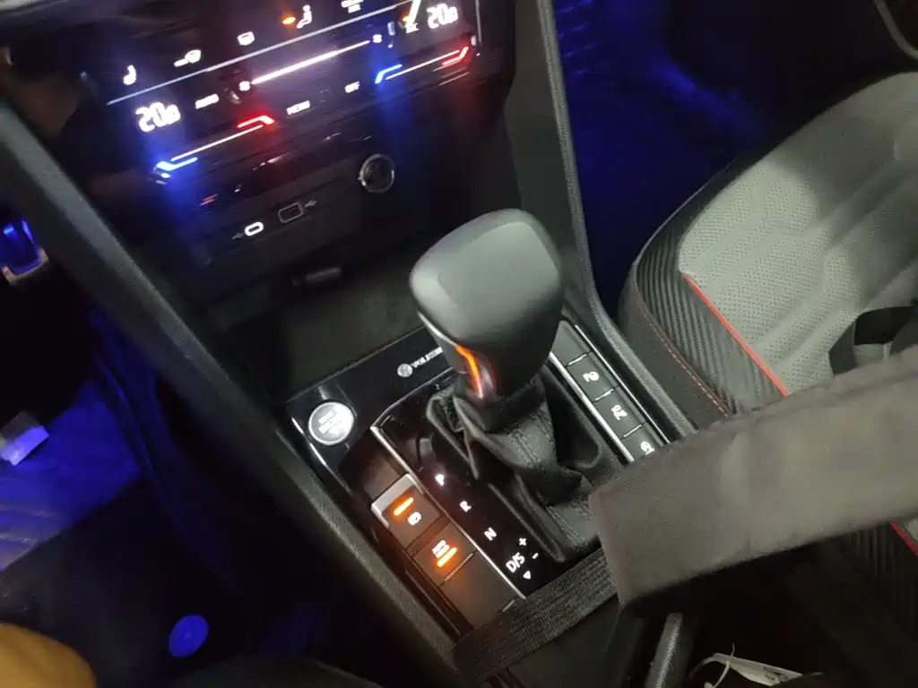 Volkswagen Tiguan L — миниатюра 14