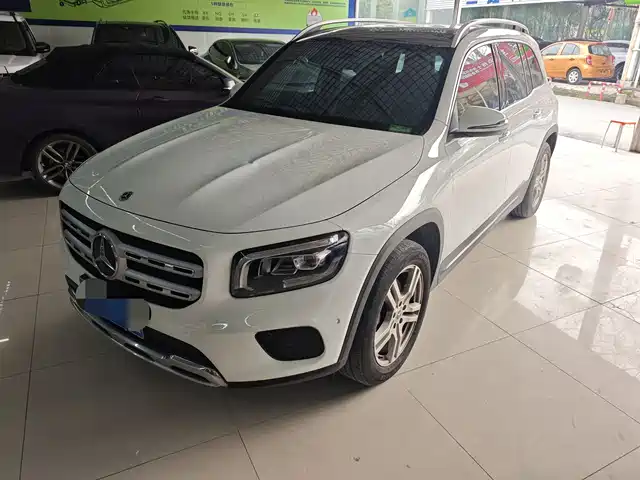 MERCEDES-BENZ GLB