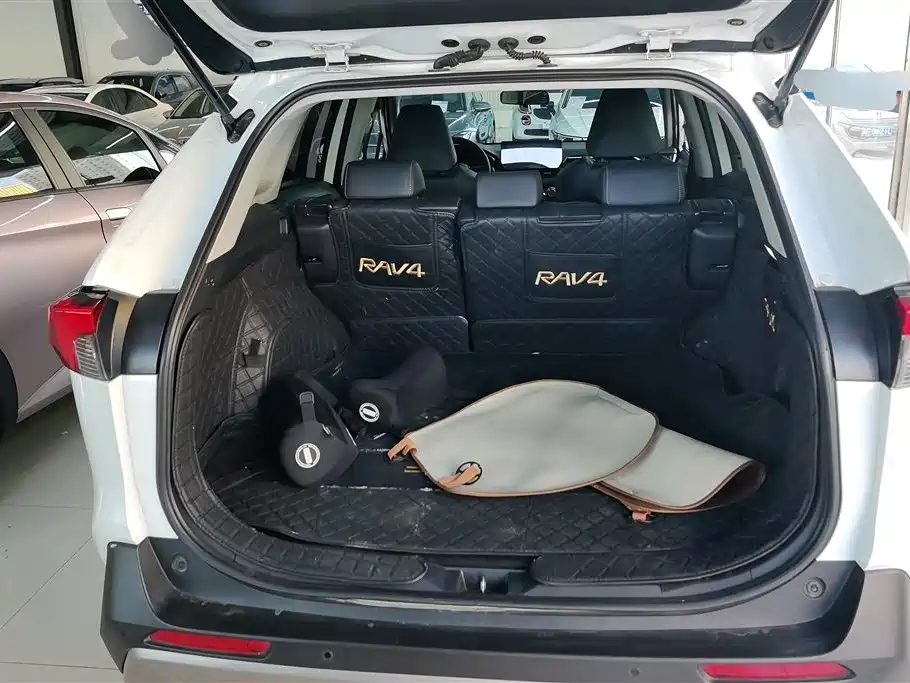 TOYOTA RAV4 RONGFANG