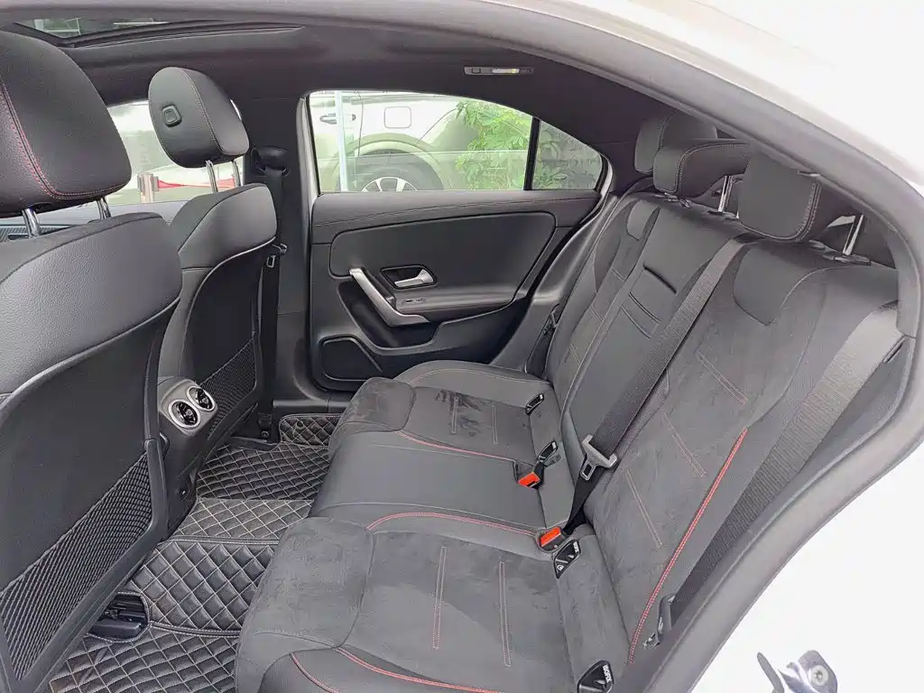 Mercedes-Benz A-Class — миниатюра 8
