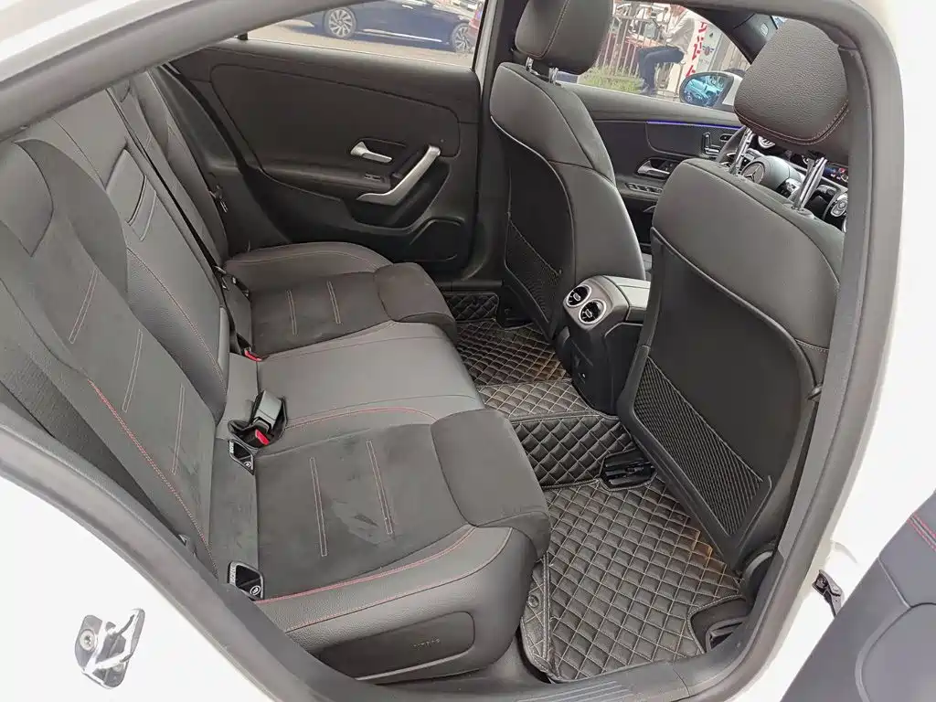 Mercedes-Benz A-Class — миниатюра 11