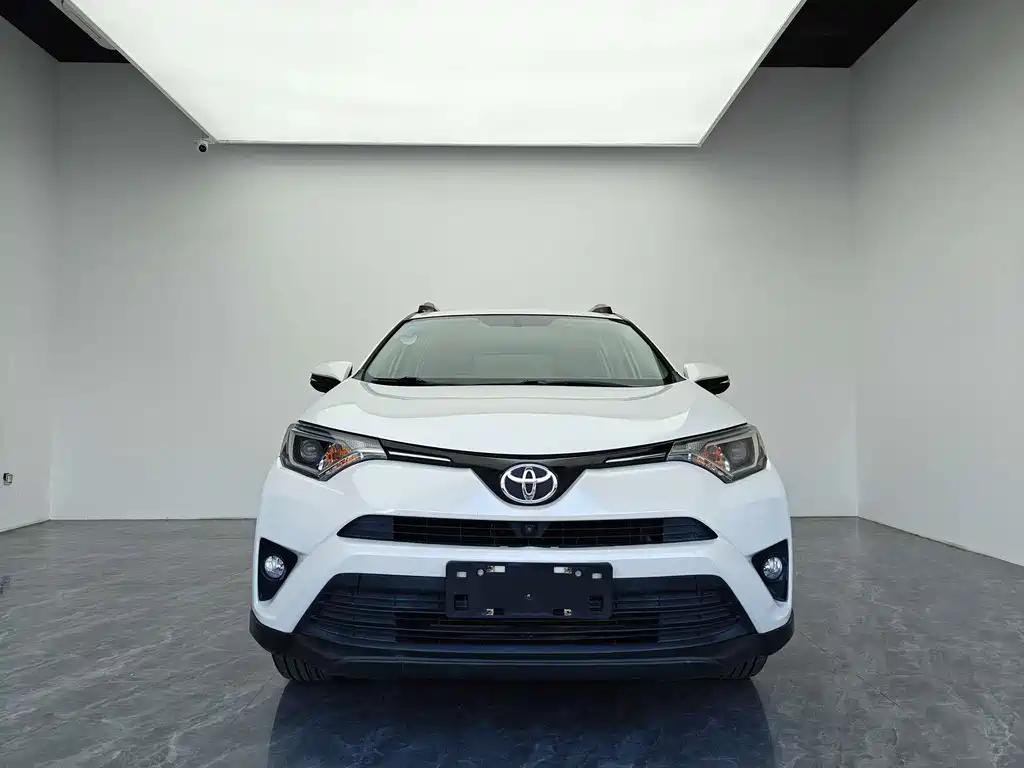 Toyota RAV4 — миниатюра 2