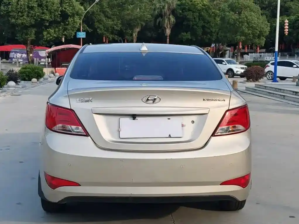 Hyundai Verna — миниатюра 4