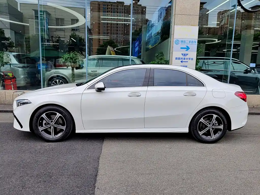 Mercedes-Benz A-Class — миниатюра 3
