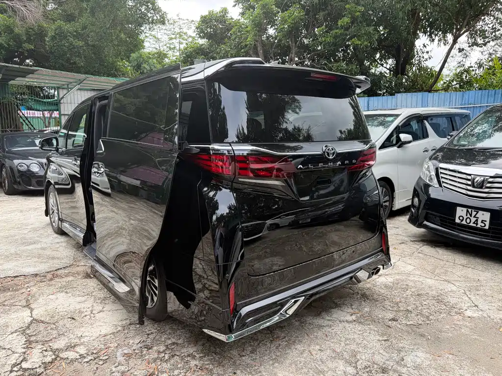 Toyota Alphard 2025 2.5L Luxury