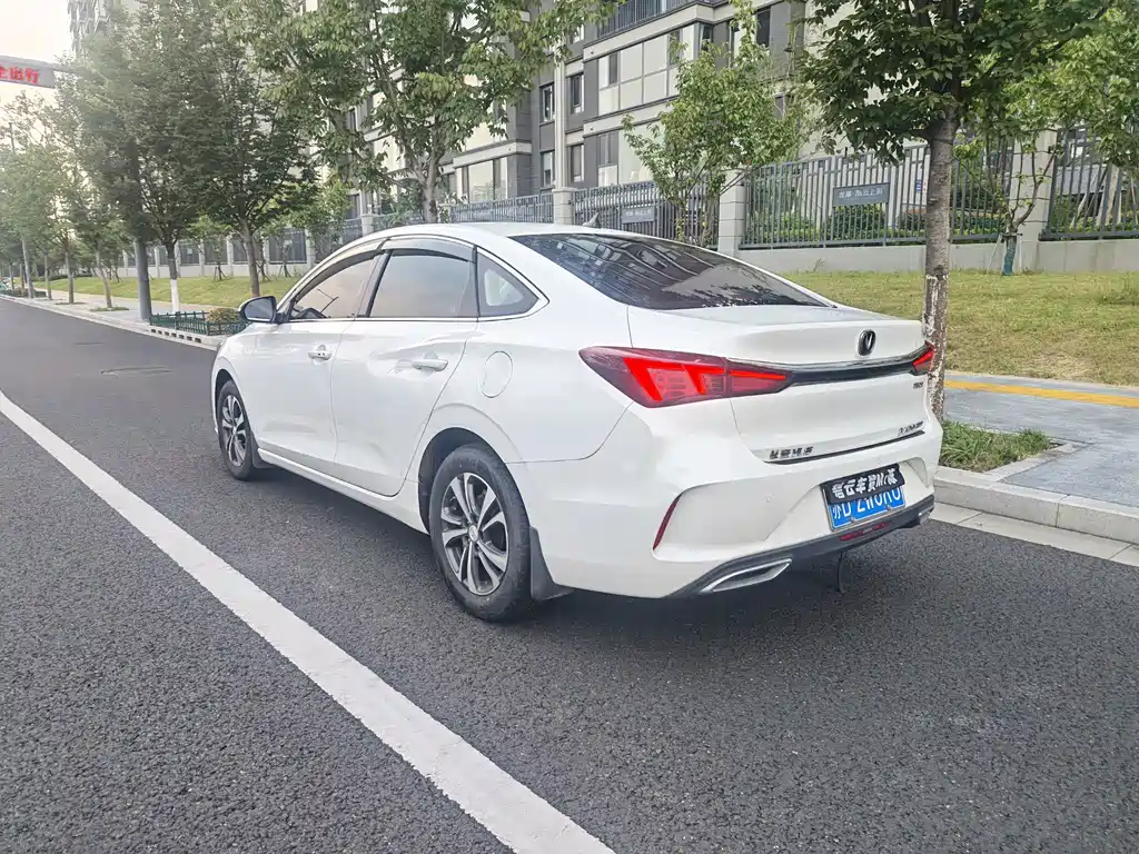 Changan Eado — миниатюра 5