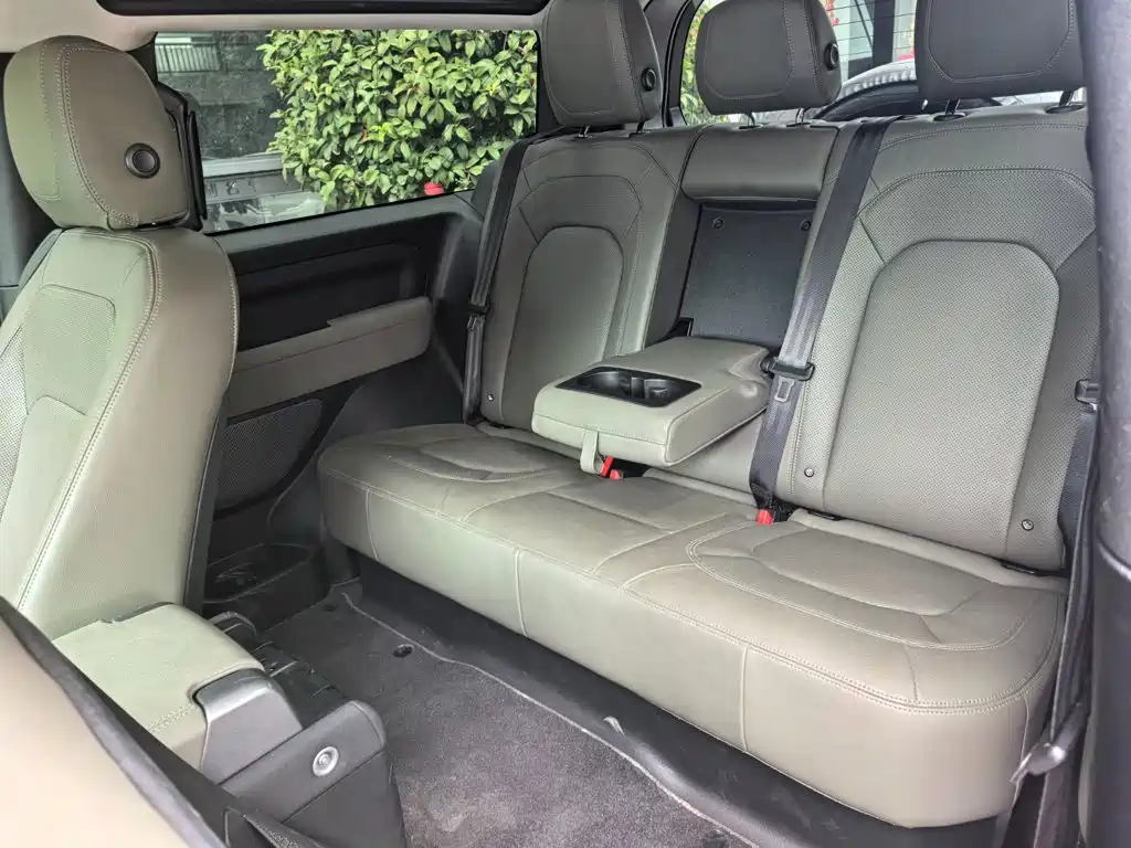 Land Rover Defender — миниатюра 9