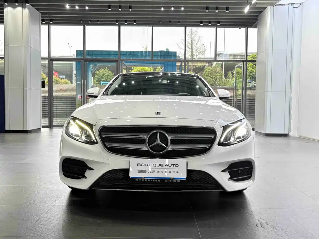 Mercedes-Benz E-Class — миниатюра 2