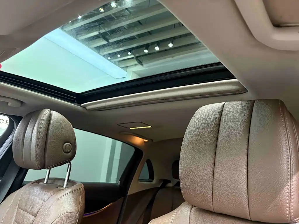 Mercedes-Benz E-Class — миниатюра 19