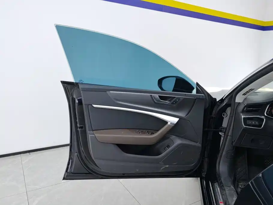 Audi A7L — миниатюра 7