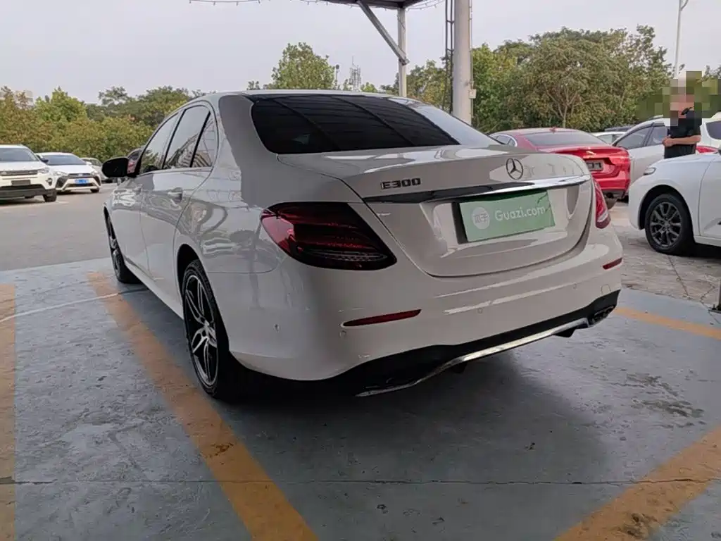 Mercedes-Benz E-Class — миниатюра 5