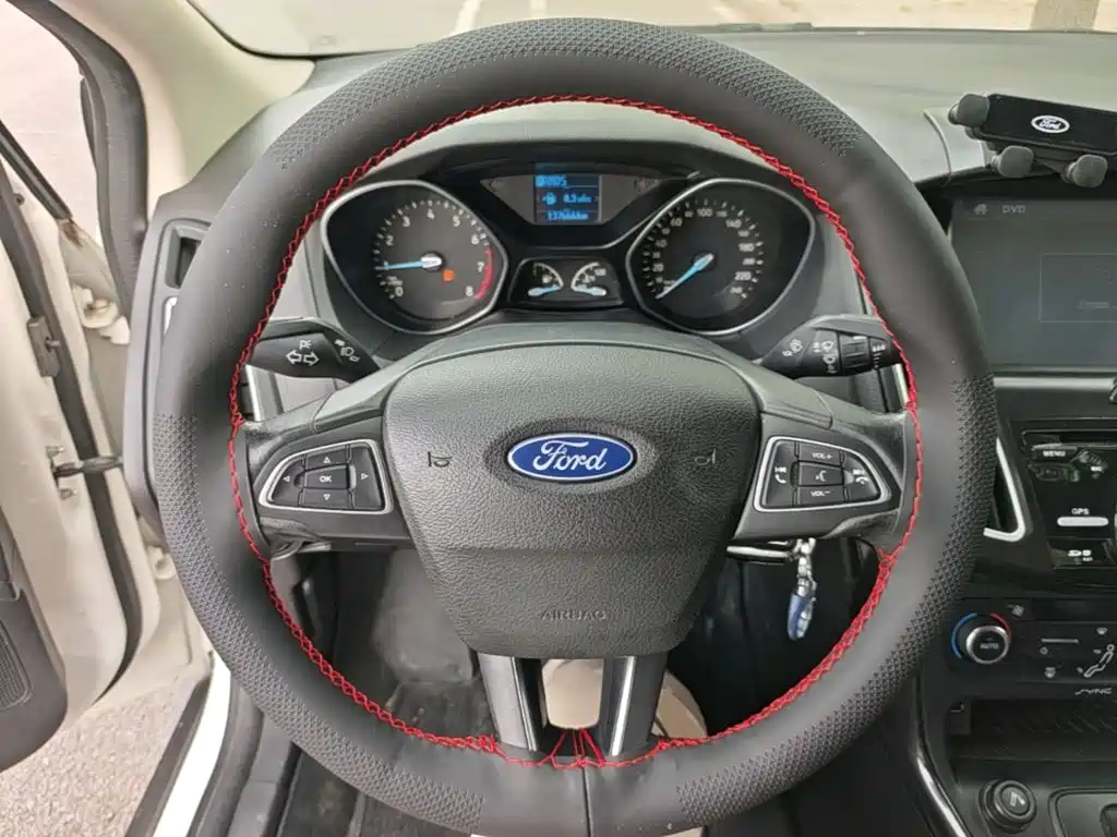 Ford Focus — миниатюра 11