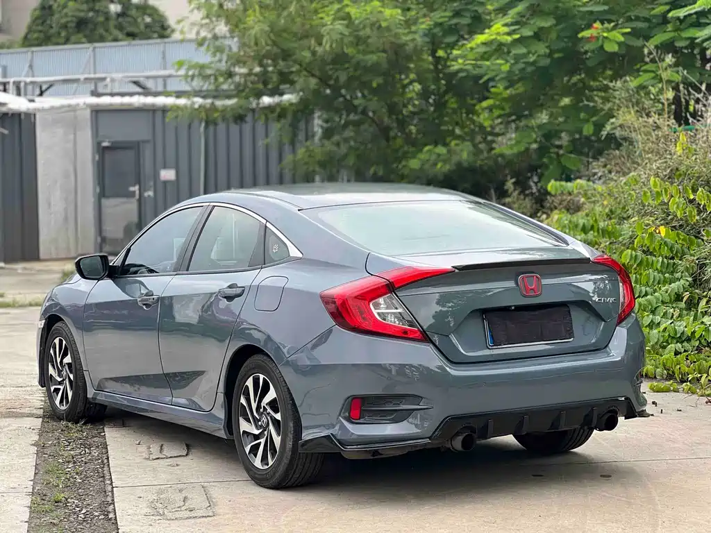 Honda Civic — миниатюра 9