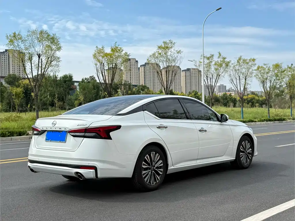 Nissan Teana — миниатюра 7