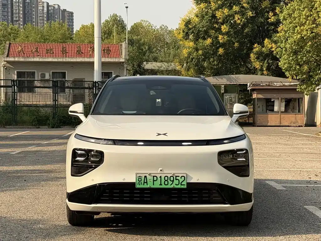 XPeng G9 — миниатюра 12