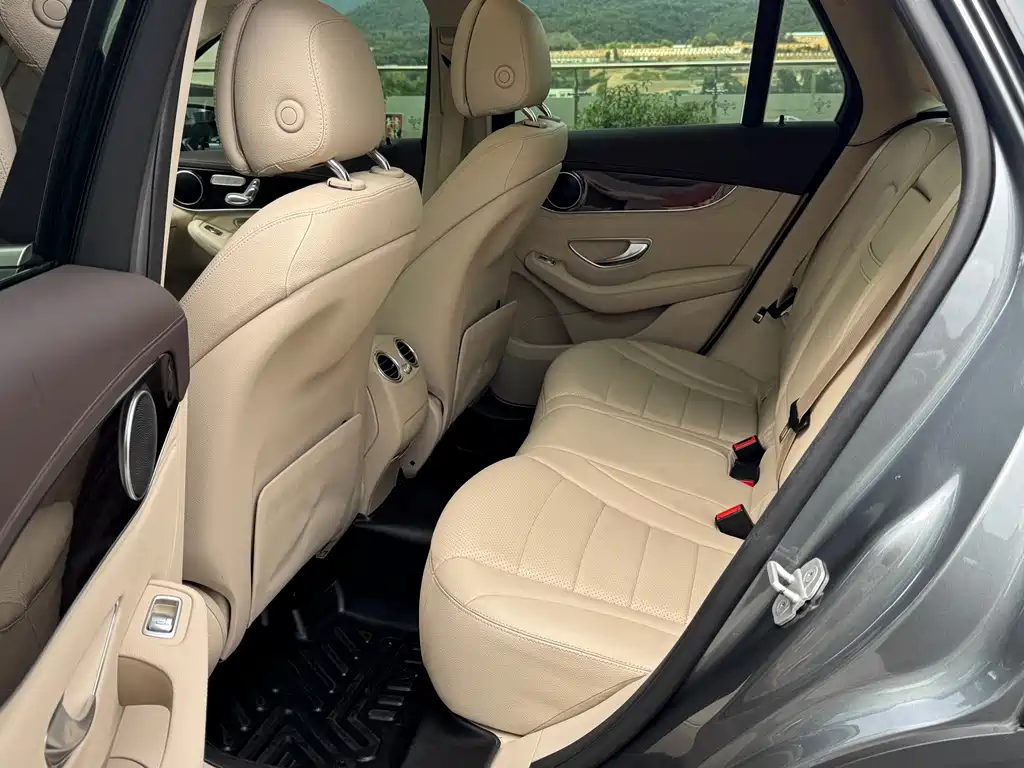 Mercedes-Benz GLC — миниатюра 12
