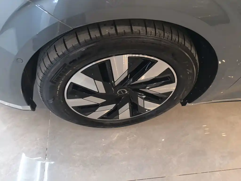 Volvo EM90 — миниатюра 23