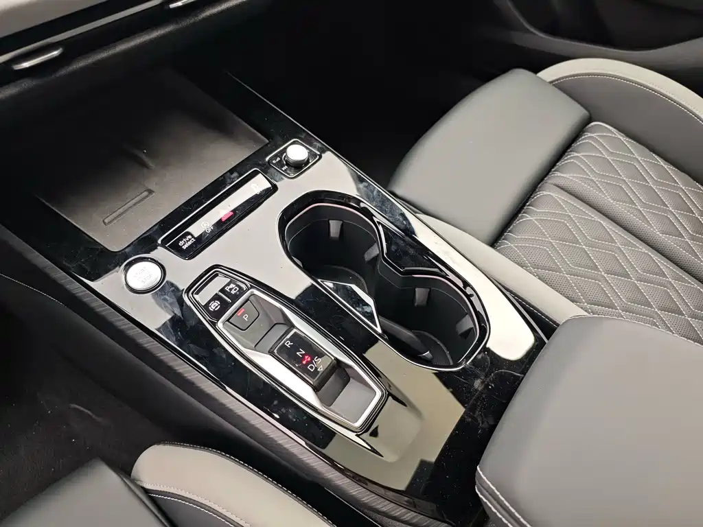 Audi A5L — миниатюра 27
