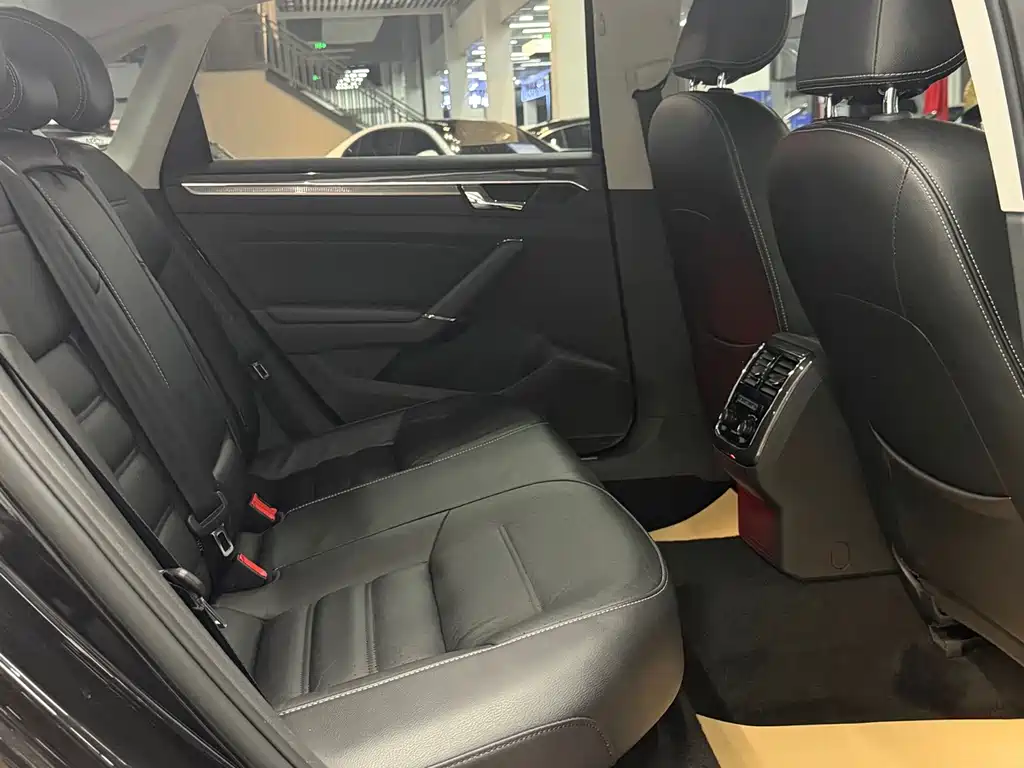 Volkswagen Passat 2017 330TSI DSG