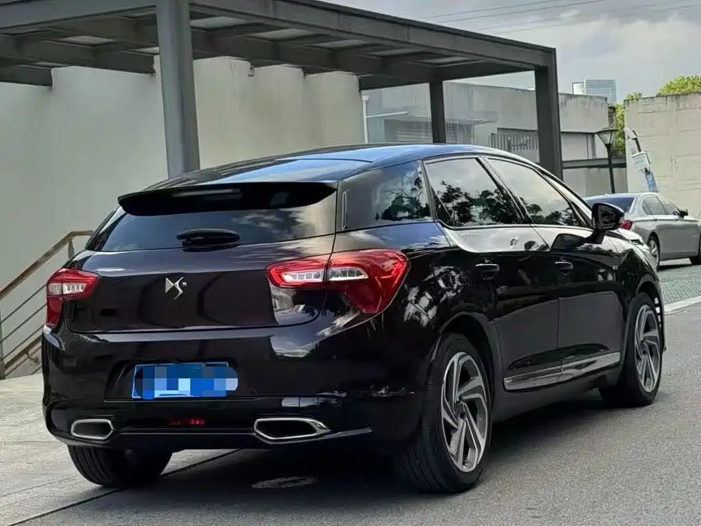 DS 5 2014 1.6T Luxury THP160