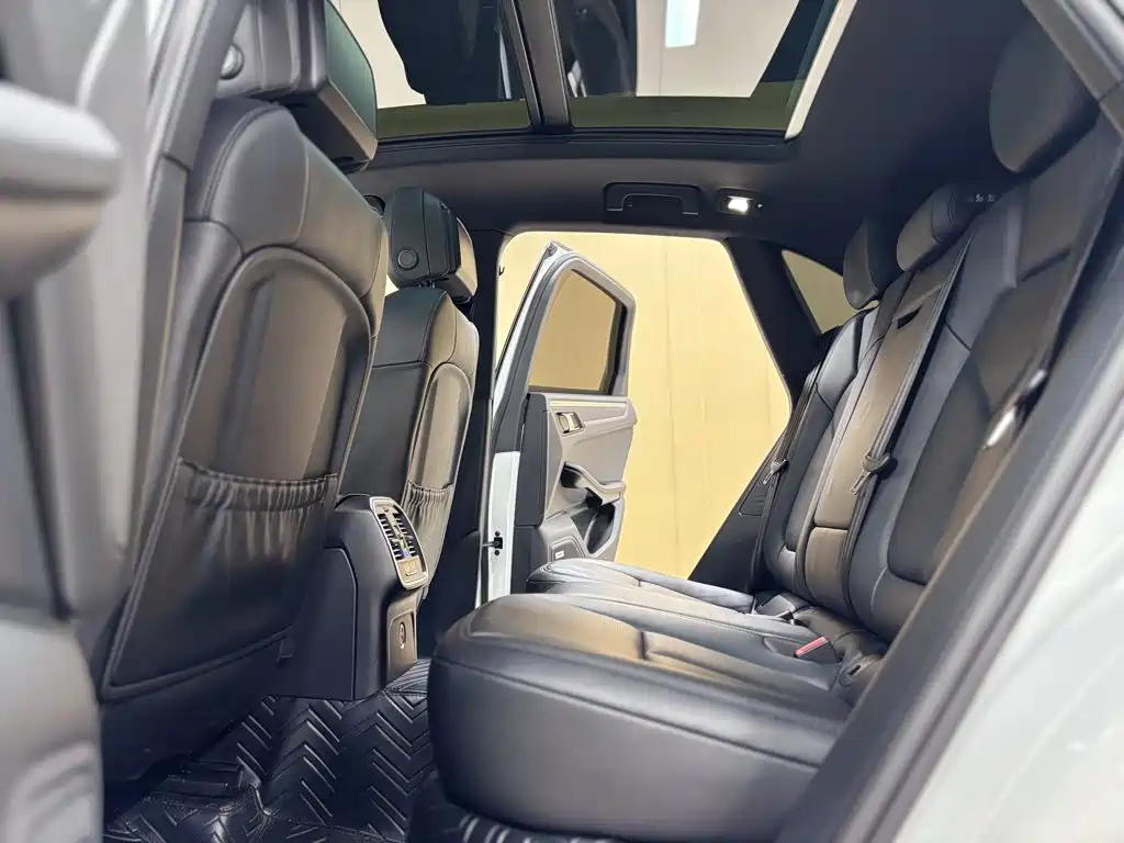Porsche Macan — миниатюра 20