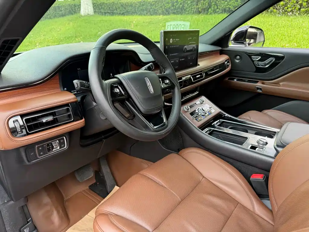 Lincoln Aviator — миниатюра 7