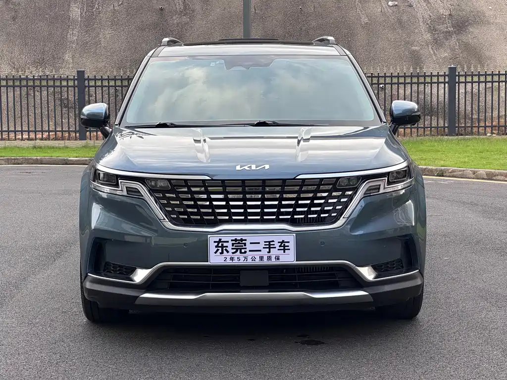 Kia Carnival — миниатюра 3